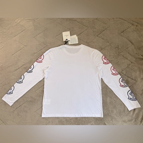 MONCLER Ombré Logo Long Sleeve Graphic Tee - Picture 5 of 13
